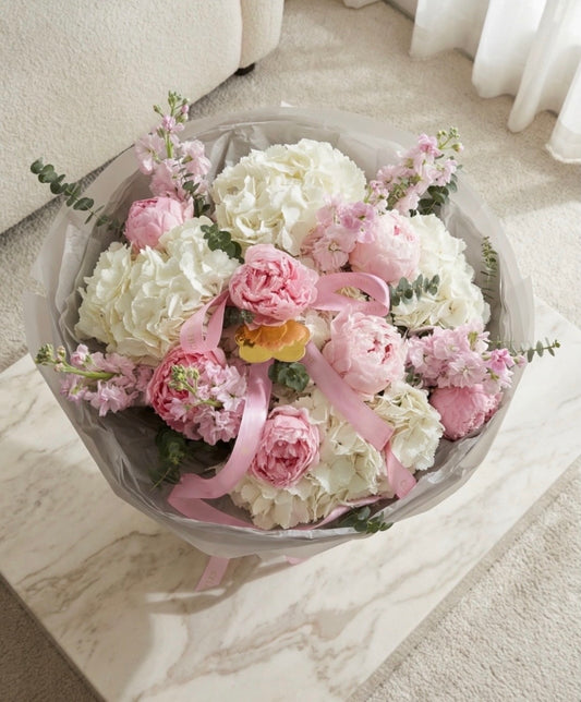 Peonies Love